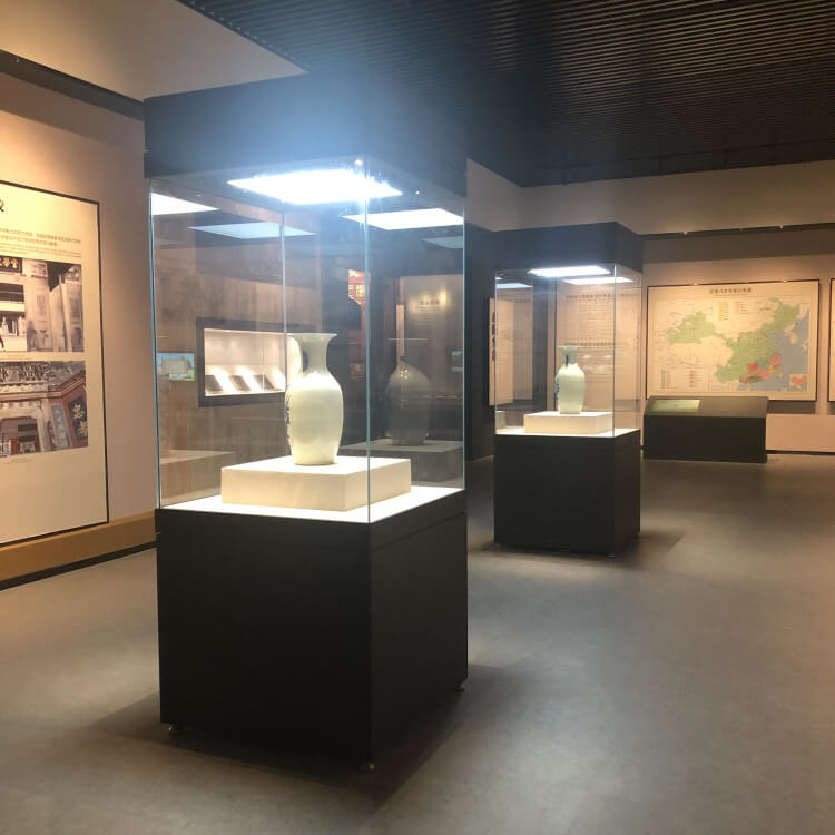 Museum antique display stand & glass display case for sale